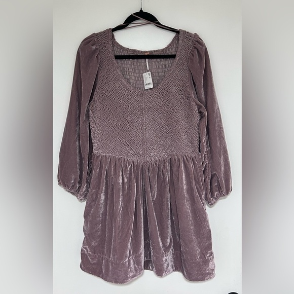 Free People Farrier Velvet Mini Dress Pink Champagne Color Size Medium NWT - Picture 1 of 9